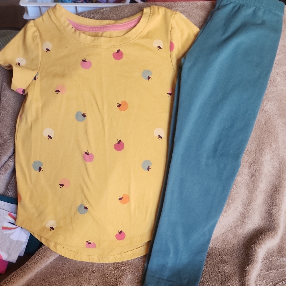 *nd Sz 4T Kids Yellow Apple-Print Tee Outfit Set + Green Leggings - Must Bundle
